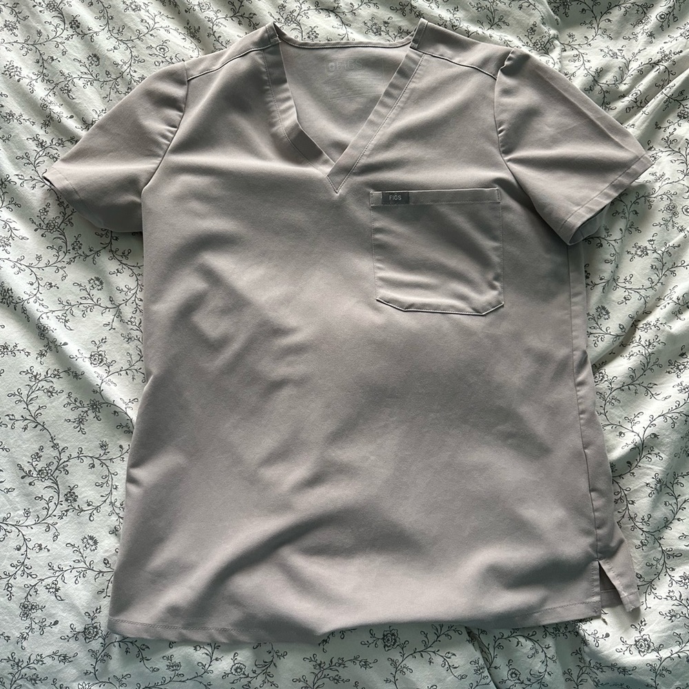Figs scrub top!
